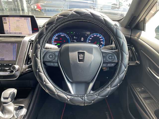 トヨタ クラウン ハイブリッド RS リミテッド 愛知県 2020(令2)年 5.2万km ブラック ヘッドアップディスプレイ/ブラインドスポットモニター/純正8型ナビ/全方位カメラ/衝突軽減システム/レーダークルーズコントロール/パワーシート/シートヒーター/ドライブレコーダー/フルセグ/トランクイージークローザー/カーボン調パネル/トランクスポイラー/シーケンシャルウィンカー/ステアリングスイッチ/スマートキー/プッシュスタート/純正アルミホイール