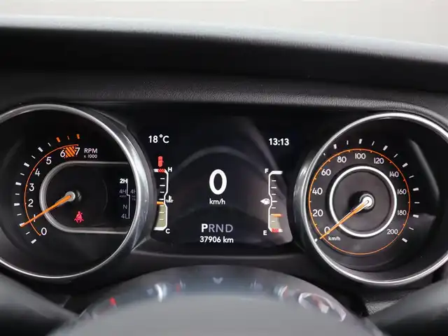 クライスラー・ジープ ジープ ラングラー アンリミテッド サハラ 長野県 2020(令2)年 3.8万km ブライトホワイト 黒革シート/Uconnectナビ/AppleCarPlay/フルセグTV/バック/サイド/フロントカメラ/ACC/衝突軽減ブレーキ/ブラインドスポットA/シートヒーター/ステアリングヒーター/スマートキー/純正18AW/LEDライト