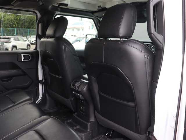 クライスラー・ジープ ジープ ラングラー アンリミテッド サハラ 長野県 2020(令2)年 3.8万km ブライトホワイト 黒革シート/Uconnectナビ/AppleCarPlay/フルセグTV/バック/サイド/フロントカメラ/ACC/衝突軽減ブレーキ/ブラインドスポットA/シートヒーター/ステアリングヒーター/スマートキー/純正18AW/LEDライト/前後ドライブレコーダー