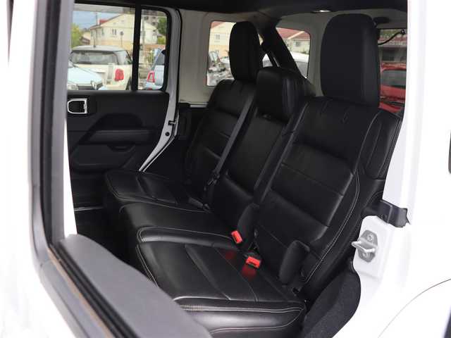 クライスラー・ジープ ジープ ラングラー アンリミテッド サハラ 長野県 2020(令2)年 3.8万km ブライトホワイト 黒革シート/Uconnectナビ/AppleCarPlay/フルセグTV/バック/サイド/フロントカメラ/ACC/衝突軽減ブレーキ/ブラインドスポットA/シートヒーター/ステアリングヒーター/スマートキー/純正18AW/LEDライト/前後ドライブレコーダー