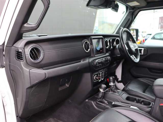 クライスラー・ジープ ジープ ラングラー アンリミテッド サハラ 長野県 2020(令2)年 3.8万km ブライトホワイト 黒革シート/Uconnectナビ/AppleCarPlay/フルセグTV/バック/サイド/フロントカメラ/ACC/衝突軽減ブレーキ/ブラインドスポットA/シートヒーター/ステアリングヒーター/スマートキー/純正18AW/LEDライト/前後ドライブレコーダー