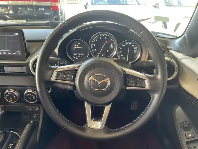 マツダ ロードスター ＲＦ 100周年特別記念車 愛知県 2020(令2)年 3.6万km スノーフレイクホワイトパールマイカ 保証書/取扱説明書/純正ナビ/純正アルミホイール　17インチ/フルセグ/CD/DVD/Bluetooth/AM/FM/バックカメラ/クルーズコントロール/スマートシティブレーキ/車線逸脱アラート/ブラインドスポットモニター/コーナーセンサー/前方ドライブレコーダー/パドルシフト/オートライト/LEDライト/運転席・助手席シートヒータ/ワインレッドレザーシート