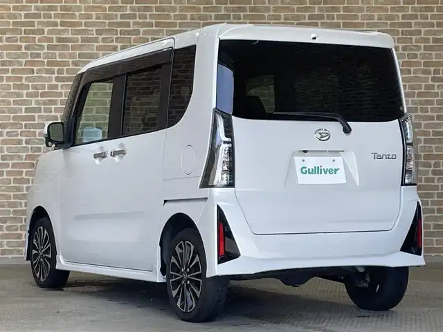 ダイハツ タント カスタム RS 岩手県 2023(令5)年 1.5万km シャイニングホワイトパール ４WD/ターボ/両側パワースライドドア/スマートアシスト/衝突回避支援ブレーキ/車線逸脱警報/ブレーキ制御付き誤発進抑制機能/標識認識機能/先行車発信お知らせ機能/コーナーセンサー/オートハイビーム/横滑り防止装置/アイドリングストップ/シートヒーター/リヤサンシェード/ストラーダナビ/フルセグTV/ステアリングスイッチ/バックカメラ/LEDヘッドライト/LEDフォグライト/エンジンスターター/純正１５インチアルミホイール