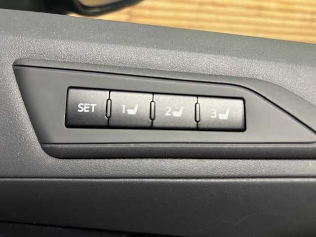 トヨタ アルファードハイブリット SR 道央・札幌 2018(平30)年 4.5万km スパークリングブラックパールクリスタルシャイン 【2510017353】/４ＷＤ　/モデリスタエアロ　/１０インチナビ　/フルセグＴＶ　/バックカメラ　/トヨタセーフティセンス　/両側電動スライドドア　/デジタルインナーミラー　/純正１７インチアルミホイール　/黒革シート　/エアシート　/ＥＴＣ/LEDヘッドライト