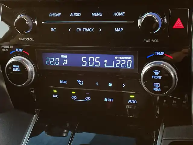 トヨタ アルファード S 千葉県 2021(令3)年 3.3万km ホワイトパールクリスタルシャイン 純正9インチナビ/(BT/FM/AM)/バックカメラ/サンルーフ/デジタルインナーミラー/前後ドライブレコーダー/フリップダウンモニター/衝突被害軽減システム/車線逸脱警報/レーダークルーズコントロール/両側パワースライドドア/横滑り防止装置/ビルトインETC/LEDヘッドライト/フォグランプ/オートライト/ウィンカーミラー/電動格納ミラー/純正18インチAW/シートリフター/プッシュスタート/スマートキー/フロアマット/スペアキー/保証書