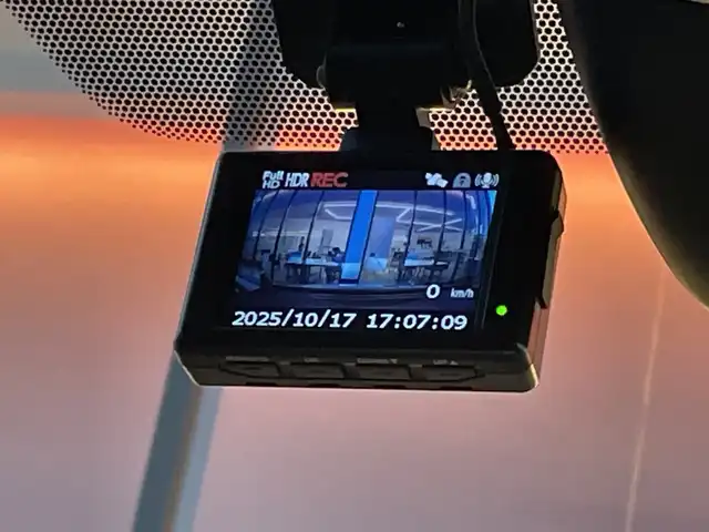 トヨタ アルファード S 千葉県 2021(令3)年 3.3万km ホワイトパールクリスタルシャイン 純正9インチナビ/(BT/FM/AM)/バックカメラ/サンルーフ/デジタルインナーミラー/前後ドライブレコーダー/フリップダウンモニター/衝突被害軽減システム/車線逸脱警報/レーダークルーズコントロール/両側パワースライドドア/横滑り防止装置/ビルトインETC/LEDヘッドライト/フォグランプ/オートライト/ウィンカーミラー/電動格納ミラー/純正18インチAW/シートリフター/プッシュスタート/スマートキー/フロアマット/スペアキー/保証書
