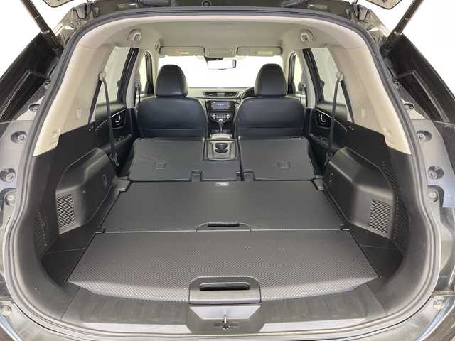 日産 エクストレイル 20X 愛知県 2019(平31)年 3.6万km チタニウムカーキ 純正ナビ SDカードなし/全方位カメラ/バックカメラ/電動リアゲート/コーナーセンサー/純正アルミホイール/LEDヘッドライト/オートライト/ETC/衝突軽減システム/フルセグ/CD DVD/Bluetooth/ステアリングスイッチ/スマートキー/プッシュスタート