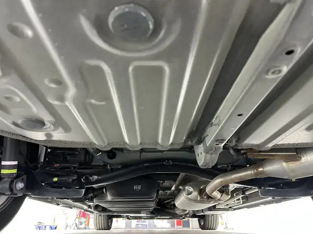 トヨタ ノア ハイブリッド S－Z 愛知県 2023(令5)年 2.8万km アティチュードブラックマイカ 禁煙車/純正10.5インチナビ/（CD/DVD/Bluetooth/フルセグTV/USB/HDMI)/バックカメラ/フリップダウンモニター/AC100V電源/トヨタセーフティセンス/・プリクラッシュセーフティ/・レーントレーシングアシスト/・レーンディパーチャーアラート/・レーダークルーズコントロール/・オートマチックハイビーム/・ロードサインアシスト/・プロアクティブドライビングアシス/・発進遅れ告知機能：先行車・信号出遅れ防止をサポート/・緊急時操舵支援/・フロントクロストラフィックアラート/ETC2.0/シートヒーター/ハーフレザーシート/両側パワースライドドア/純正17インチアルミホイール/スマートキー/プッシュスタート/LEDヘッドライト/フロントフォグランプ/オートライト/純正フロアマット/横滑り防止装置/電子パーキングブレーキ/オートホールド