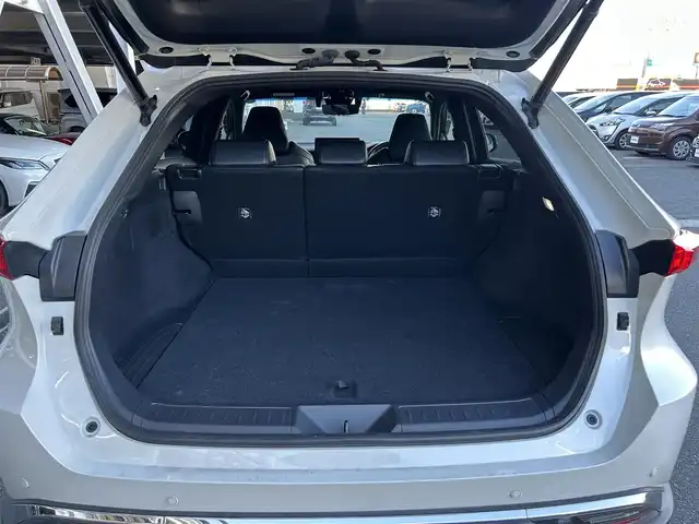 トヨタ ハリアー G レザーパッケージ 静岡県 2021(令3)年 3.7万km ホワイトパールクリスタルシャイン トヨタセーフティセンス/・プリクラッシュセーフティ/・レーントレーシングアシスト/・レーダークルーズコントロール/・アダプティブハイビームアシスト/・パーキングブレーキ/純正ディスプレイオーディオ/デジタルインナーミラー/ビルトインＥＴＣ/雨滴感応フロントバイパー/パワーメモリーシート/シートヒーター/シートクーラー/パワーバックドア/バックカメラ/LEDオートヘッドライト/デュアルエアコン/純正18AW