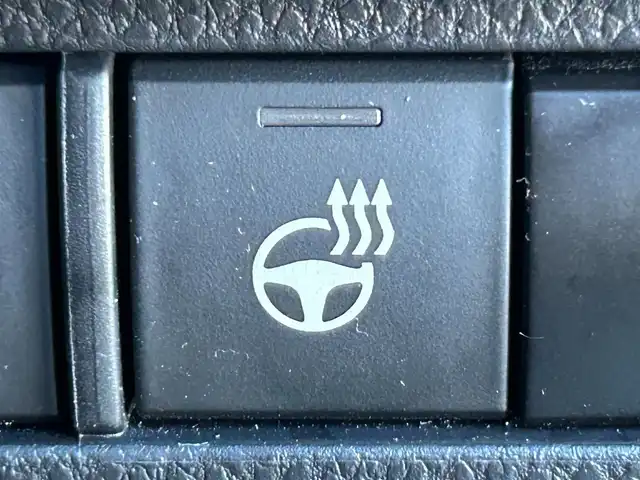 トヨタ ハリアー G レザーパッケージ 静岡県 2021(令3)年 3.7万km ホワイトパールクリスタルシャイン トヨタセーフティセンス/・プリクラッシュセーフティ/・レーントレーシングアシスト/・レーダークルーズコントロール/・アダプティブハイビームアシスト/・パーキングブレーキ/純正ディスプレイオーディオ/デジタルインナーミラー/ビルトインＥＴＣ/雨滴感応フロントバイパー/パワーメモリーシート/シートヒーター/シートクーラー/パワーバックドア/バックカメラ/LEDオートヘッドライト/デュアルエアコン/純正18AW