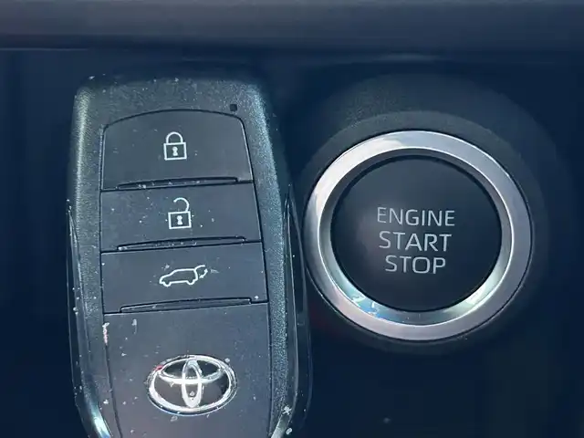 トヨタ ハリアー G レザーパッケージ 静岡県 2021(令3)年 3.7万km ホワイトパールクリスタルシャイン トヨタセーフティセンス/・プリクラッシュセーフティ/・レーントレーシングアシスト/・レーダークルーズコントロール/・アダプティブハイビームアシスト/・パーキングブレーキ/純正ディスプレイオーディオ/デジタルインナーミラー/ビルトインＥＴＣ/雨滴感応フロントバイパー/パワーメモリーシート/シートヒーター/シートクーラー/パワーバックドア/バックカメラ/LEDオートヘッドライト/デュアルエアコン/純正18AW