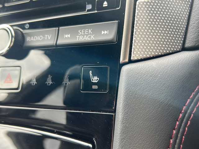 日産 スカイライン 400R 大阪府 2021(令3)年 3.3万km ダークメタルグレー １オーナー　衝突軽減システム　純正ナビ　全方位カメラ　フルセグＴＶ　ＣＤ　ＤＶＤ　ＢＴ　黒レザーシート　パワーシート　シートメモリ　シートヒーター　パドルシフト　レーダークルコン　ＥＴＣ２．０　ＬＥＤヘッドライト　ドライブレコーダー　プッシュスタート　スマートキー　取扱説明書　保証書　純正アルミホイール　純正フロアマット　