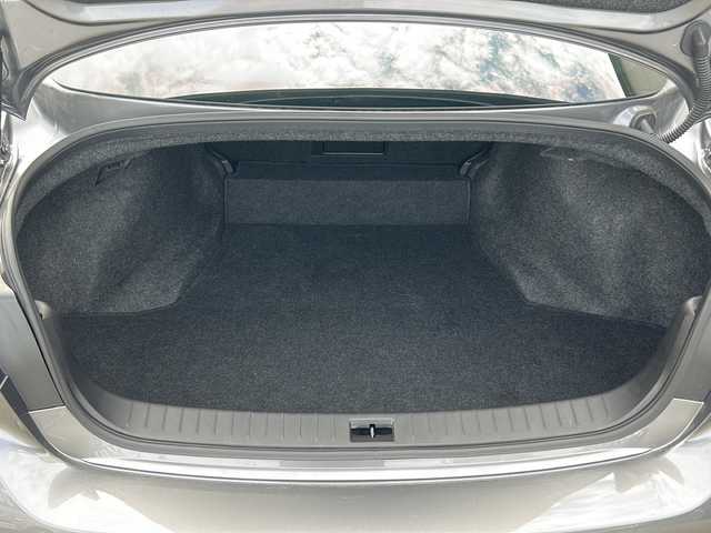 日産 スカイライン 400R 大阪府 2021(令3)年 3.3万km ダークメタルグレー １オーナー　衝突軽減システム　純正ナビ　全方位カメラ　フルセグＴＶ　ＣＤ　ＤＶＤ　ＢＴ　黒レザーシート　パワーシート　シートメモリ　シートヒーター　パドルシフト　レーダークルコン　ＥＴＣ２．０　ＬＥＤヘッドライト　ドライブレコーダー　プッシュスタート　スマートキー　取扱説明書　保証書　純正アルミホイール　純正フロアマット　