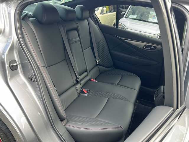 日産 スカイライン 400R 大阪府 2021(令3)年 3.3万km ダークメタルグレー １オーナー　衝突軽減システム　純正ナビ　全方位カメラ　フルセグＴＶ　ＣＤ　ＤＶＤ　ＢＴ　黒レザーシート　パワーシート　シートメモリ　シートヒーター　パドルシフト　レーダークルコン　ＥＴＣ２．０　ＬＥＤヘッドライト　ドライブレコーダー　プッシュスタート　スマートキー　取扱説明書　保証書　純正アルミホイール　純正フロアマット　