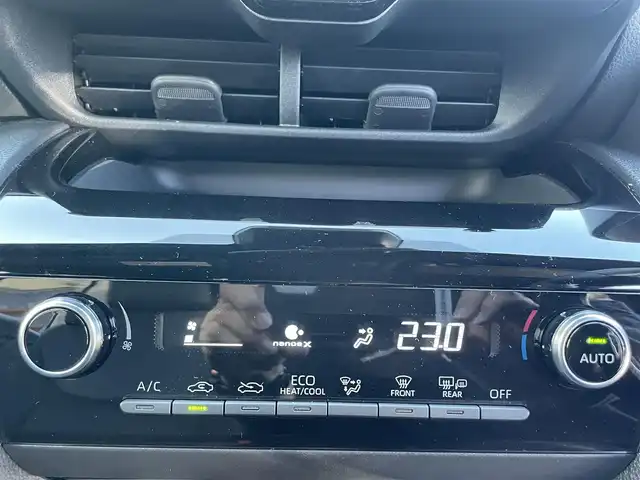 トヨタ ヤリスクロス ハイブリッド Z 静岡県 2025(令7)年 0.4万km プラチナホワイトパールマイカ レンタアップ車/純正ディスプレイオーディオナビ/（AM/FM/BT/Miracast)/HDMI端子/全方位カメラ/バックカメラ/レーダークルーズコントロール/ハーフレザーシート/運転席パワーシート/前席シートヒーター/ハンドルヒーター/ブラインドスポットモニター/トヨタセーフティセンス/プリクラッシュセーフティ/レーンキープアシスト/横滑り防止装置/電動パーキングブレーキ/オートホールド/ビルトインETC/スマートキー/プッシュスタート/スペアキー×１/ステアリングスイッチ/LEDヘッドライト/オートマチックハイビーム/電格ミラー/純正18インチアルミホイール/保証書