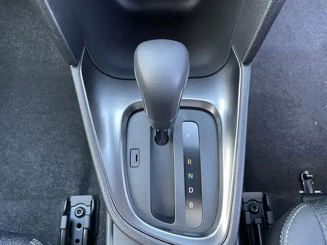 トヨタ ヤリスクロス ハイブリッド Z 静岡県 2025(令7)年 0.4万km プラチナホワイトパールマイカ レンタアップ車/純正ディスプレイオーディオナビ/（AM/FM/BT/Miracast)/HDMI端子/全方位カメラ/バックカメラ/レーダークルーズコントロール/ハーフレザーシート/運転席パワーシート/前席シートヒーター/ハンドルヒーター/ブラインドスポットモニター/トヨタセーフティセンス/プリクラッシュセーフティ/レーンキープアシスト/横滑り防止装置/電動パーキングブレーキ/オートホールド/ビルトインETC/スマートキー/プッシュスタート/スペアキー×１/ステアリングスイッチ/LEDヘッドライト/オートマチックハイビーム/電格ミラー/純正18インチアルミホイール/保証書