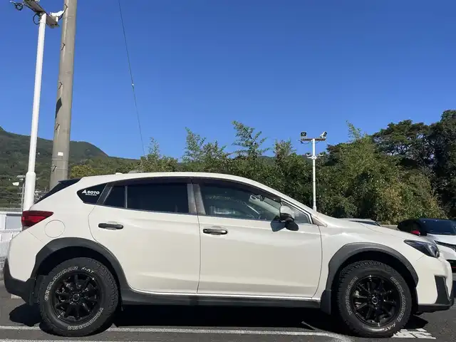 スバル インプレッサ ＸＶ 2．0i－S アイサイト 長崎県 2019(平31)年 3.6万km クリスタルホワイトP 純正SDナビDIATONESOUND/（フルセグ、AM、FM、BTオーディオ、CD）/バックカメラ/サイドカメラ/ステアリングスイッチ/MT付きAT/パドルシフト/DN席パワーシート/LDA/アイサイト/RAB/BSM/SRH/追従クルーズコントロール/電子サイドブレーキ/アイドリングストップ/オートライト/ETC/純正フロアマット/ドアバイザー/LED　Liner/ブロックタイヤ　GEOLANDAR X-AT/社外AW　AZsports/取扱説明書/保証書