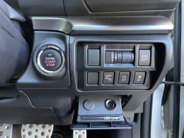 スバル インプレッサ ＸＶ 2．0i－S アイサイト 長崎県 2019(平31)年 3.6万km クリスタルホワイトP 純正SDナビDIATONESOUND/（フルセグ、AM、FM、BTオーディオ、CD）/バックカメラ/サイドカメラ/ステアリングスイッチ/MT付きAT/パドルシフト/DN席パワーシート/LDA/アイサイト/RAB/BSM/SRH/追従クルーズコントロール/電子サイドブレーキ/アイドリングストップ/オートライト/ETC/純正フロアマット/ドアバイザー/LED　Liner/ブロックタイヤ　GEOLANDAR X-AT/社外AW　AZsports/取扱説明書/保証書