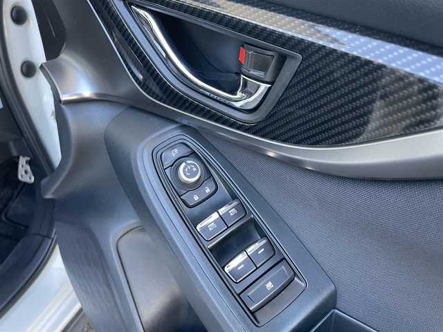 スバル インプレッサ ＸＶ 2．0i－S アイサイト 長崎県 2019(平31)年 3.6万km クリスタルホワイトP 純正SDナビDIATONESOUND/（フルセグ、AM、FM、BTオーディオ、CD）/バックカメラ/サイドカメラ/ステアリングスイッチ/MT付きAT/パドルシフト/DN席パワーシート/LDA/アイサイト/RAB/BSM/SRH/追従クルーズコントロール/電子サイドブレーキ/アイドリングストップ/オートライト/ETC/純正フロアマット/ドアバイザー/LED　Liner/ブロックタイヤ　GEOLANDAR X-AT/社外AW　AZsports/取扱説明書/保証書