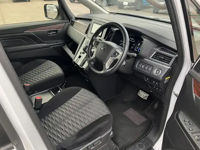 三菱 デリカＤ：５ P 道南・函館 2024(令6)年 2.6万km ホワイトダイヤモンド /社外ナビ//アラウンドビューモニター//ドライブレコーダー//ETC//両側パワースライドドア//ステアリングヒーター//前席シートヒーター//運転席パワーシート//衝突被害軽減システム//アダプティブクルーズコントロール//e-Assist//ブラインドスポットモニター//LEDヘッドライト//オートライト//スマートキー//エンジンプッシュスタート