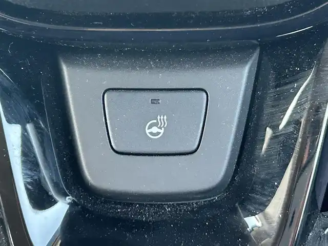 ホンダ ＺＲ－Ｖ ハイブリッド e:HEV Z 岡山県 2023(令5)年 1.6万km プラチナホワイトパール 登録時走行距離15833km/BOSEサウンドシステム/純正ナビ（AM.FM.TV.BT.CarPlay）/全方位カメラ/パワーバックドア/ホンダセンシング/・衝突軽減ブレーキ/・車線維持支援システム/・アダプティブクルーズコントロール/・踏み間違い衝突軽減システム/・ブラインドスポットモニター/・パーキングセンサーシステム/D/N席シートヒーター/D/N席パワーシート/ワイヤレス充電/前後ドライブレコーダー/ステアリングヒーター/LEDヘッドライト