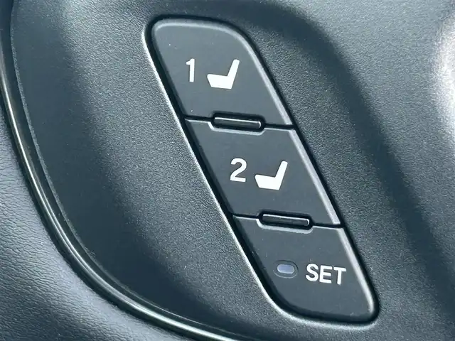 ホンダ ＺＲ－Ｖ ハイブリッド e:HEV Z 岡山県 2023(令5)年 1.6万km プラチナホワイトパール 登録時走行距離15833km/BOSEサウンドシステム/純正ナビ（AM.FM.TV.BT.CarPlay）/全方位カメラ/パワーバックドア/ホンダセンシング/・衝突軽減ブレーキ/・車線維持支援システム/・アダプティブクルーズコントロール/・踏み間違い衝突軽減システム/・ブラインドスポットモニター/・パーキングセンサーシステム/D/N席シートヒーター/D/N席パワーシート/ワイヤレス充電/前後ドライブレコーダー/ステアリングヒーター/LEDヘッドライト