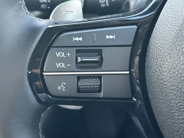 ホンダ ＺＲ－Ｖ ハイブリッド e:HEV Z 岡山県 2023(令5)年 1.6万km プラチナホワイトパール 登録時走行距離15833km/BOSEサウンドシステム/純正ナビ（AM.FM.TV.BT.CarPlay）/全方位カメラ/パワーバックドア/ホンダセンシング/・衝突軽減ブレーキ/・車線維持支援システム/・アダプティブクルーズコントロール/・踏み間違い衝突軽減システム/・ブラインドスポットモニター/・パーキングセンサーシステム/D/N席シートヒーター/D/N席パワーシート/ワイヤレス充電/前後ドライブレコーダー/ステアリングヒーター/LEDヘッドライト