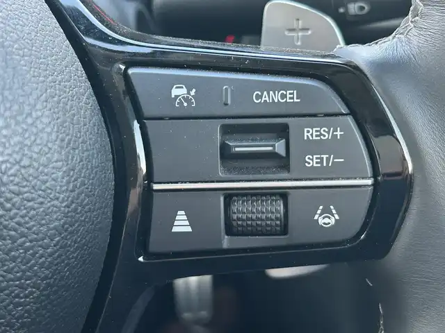 ホンダ ＺＲ－Ｖ ハイブリッド e:HEV Z 岡山県 2023(令5)年 1.6万km プラチナホワイトパール 登録時走行距離15833km/BOSEサウンドシステム/純正ナビ（AM.FM.TV.BT.CarPlay）/全方位カメラ/パワーバックドア/ホンダセンシング/・衝突軽減ブレーキ/・車線維持支援システム/・アダプティブクルーズコントロール/・踏み間違い衝突軽減システム/・ブラインドスポットモニター/・パーキングセンサーシステム/D/N席シートヒーター/D/N席パワーシート/ワイヤレス充電/前後ドライブレコーダー/ステアリングヒーター/LEDヘッドライト