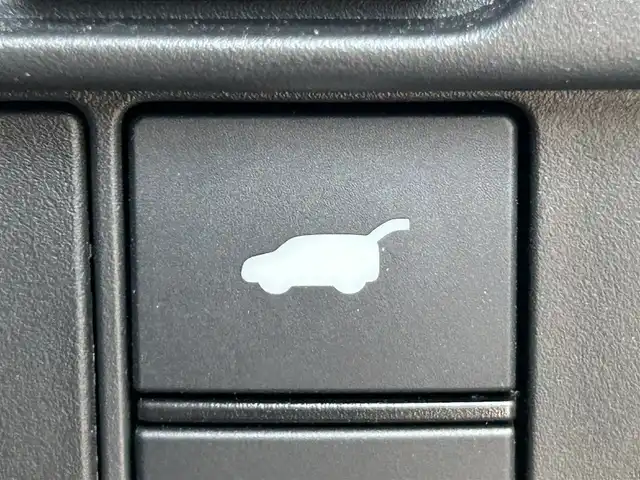 ホンダ ＺＲ－Ｖ ハイブリッド e:HEV Z 岡山県 2023(令5)年 1.6万km プラチナホワイトパール 登録時走行距離15833km/BOSEサウンドシステム/純正ナビ（AM.FM.TV.BT.CarPlay）/全方位カメラ/パワーバックドア/ホンダセンシング/・衝突軽減ブレーキ/・車線維持支援システム/・アダプティブクルーズコントロール/・踏み間違い衝突軽減システム/・ブラインドスポットモニター/・パーキングセンサーシステム/D/N席シートヒーター/D/N席パワーシート/ワイヤレス充電/前後ドライブレコーダー/ステアリングヒーター/LEDヘッドライト