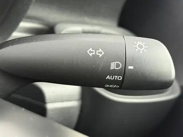 トヨタ シエンタ Z 愛知県 2023(令5)年 1.8万km ホワイトパールクリスタルシャイン 純正10.5インチディスプレイオーディオ/アラウンドビューモニター/フルセグTV/トヨタセーフティセンス/衝突被害軽減システム/クルーズコントロール/ブラインドスポットモニター/横滑り防止装置/コーナーセンサー/レーンキープアシスト/オートライト/オートマチックハイビーム/LEDヘッドライト/両側パワースライドドア/天井サーキュレーター/シートヒーター/ステアリングヒーター/ドライブレコーダー/ETC2.0/後席サンシェード/純正AW/純正フロアマット/プッシュスタート/スマートキー/スペアキー