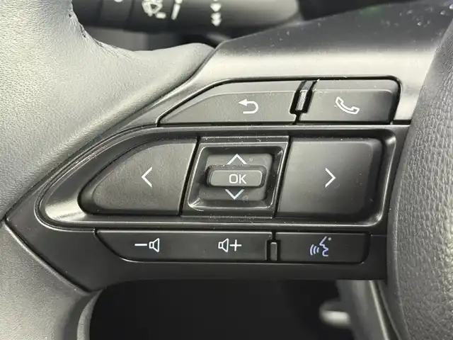 トヨタ シエンタ Z 愛知県 2023(令5)年 1.8万km ホワイトパールクリスタルシャイン 純正10.5インチディスプレイオーディオ/アラウンドビューモニター/フルセグTV/トヨタセーフティセンス/衝突被害軽減システム/クルーズコントロール/ブラインドスポットモニター/横滑り防止装置/コーナーセンサー/レーンキープアシスト/オートライト/オートマチックハイビーム/LEDヘッドライト/両側パワースライドドア/天井サーキュレーター/シートヒーター/ステアリングヒーター/ドライブレコーダー/ETC2.0/後席サンシェード/純正AW/純正フロアマット/プッシュスタート/スマートキー/スペアキー