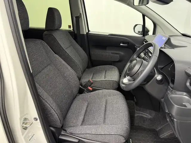 トヨタ シエンタ Z 愛知県 2023(令5)年 1.8万km ホワイトパールクリスタルシャイン 純正10.5インチディスプレイオーディオ/アラウンドビューモニター/フルセグTV/トヨタセーフティセンス/衝突被害軽減システム/クルーズコントロール/ブラインドスポットモニター/横滑り防止装置/コーナーセンサー/レーンキープアシスト/オートライト/オートマチックハイビーム/LEDヘッドライト/両側パワースライドドア/天井サーキュレーター/シートヒーター/ステアリングヒーター/ドライブレコーダー/ETC2.0/後席サンシェード/純正AW/純正フロアマット/プッシュスタート/スマートキー/スペアキー