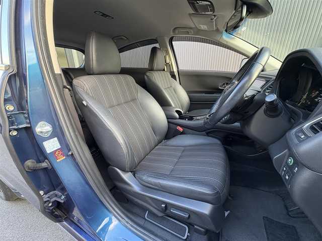 ホンダ ヴェゼル ハイブリッド Z ホンダセンシング 滋賀県 2017(平29)年 7万km モルフォブルーP 純正7インチナビ/【Bluetooth/CD/DVD/フルセグTV/USB】/ハーフレザーシート/バックカメラ/追従クルーズコントロール/LEDヘッドライト/オートマチックハイビーム/衝突被害軽減ブレーキ/リアソナー/D/Nパワーシート/D/Nシートヒーター/ビルトインETC/電動パーキングブレーキ/オートブレーキホールド/プッシュスタート/スマートキー/ステアリングリモコン