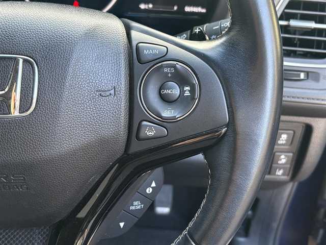 ホンダ ヴェゼル ハイブリッド Z ホンダセンシング 滋賀県 2017(平29)年 7万km モルフォブルーP 純正7インチナビ/【Bluetooth/CD/DVD/フルセグTV/USB】/ハーフレザーシート/バックカメラ/追従クルーズコントロール/LEDヘッドライト/オートマチックハイビーム/衝突被害軽減ブレーキ/リアソナー/D/Nパワーシート/D/Nシートヒーター/ビルトインETC/電動パーキングブレーキ/オートブレーキホールド/プッシュスタート/スマートキー/ステアリングリモコン