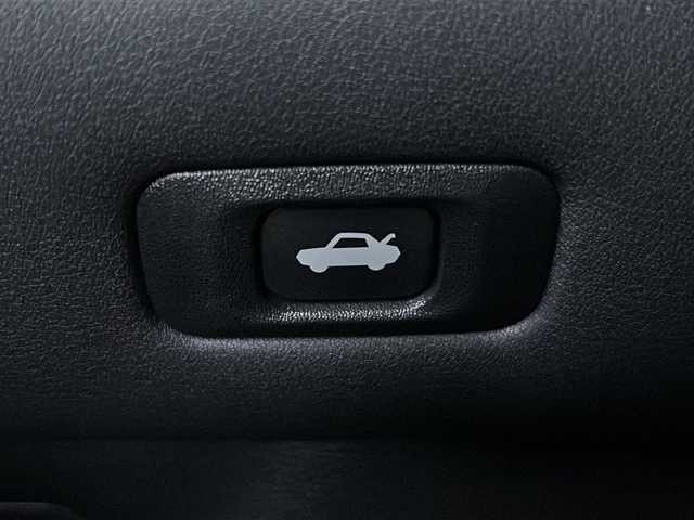 トヨタ クラウン ハイブリッド RS 茨城県 2019(平31)年 8.6万km ホワイトパールクリスタルシャイン 純正SDナビ/　　BT/CD/DVD/フルセグ/バックカメラ/パドルシフト/レーダークルーズコントロール/パワーシート/純正18インチアルミホイール/LEDオートライト/オートマティックハイビーム/コーナーセンサー/スマートキー/ETC2.0