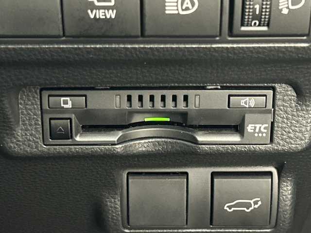 トヨタ カローラ クロス ハイブリッド Z 三重県 2022(令4)年 3万km アティチュードブラックマイカ /禁煙車//純正ディスプレイオーディオ/（USB.BT.AppleCarPlay.AndroidAuto）//全方位カメラ//トヨタセーフティセンス//レーダークルーズコントロール//前席シートヒーター//ETC//パワーバックドア//BSM//オートハイビーム//ルーフレール//ワイヤレスチャージャー