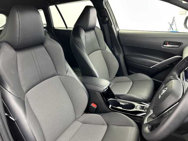 トヨタ カローラ クロス ハイブリッド Z 三重県 2022(令4)年 3万km アティチュードブラックマイカ /禁煙車//純正ディスプレイオーディオ/（USB.BT.AppleCarPlay.AndroidAuto）//全方位カメラ//トヨタセーフティセンス//レーダークルーズコントロール//前席シートヒーター//ETC//パワーバックドア//BSM//オートハイビーム//ルーフレール//ワイヤレスチャージャー