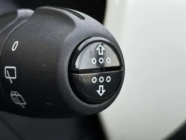 ルノー トゥインゴ EDC 静岡県 2019(令1)年 4.2万km 黄 ・キーレス/・レーンキープアシスト/・コーナーセンサー/・クルーズコントロール/・純正ディスプレイオーディオ/　【BT・USB・AUX・AppleCarPlay・AndroidAuto】/・ＥＴＣ/・ドライブレコーダー(前方録画)/・社外LEDヘッドライト/・フォグランプ/・純正マット　
