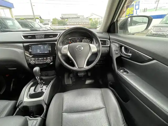 日産 エクストレイル 20X ブラック エクストリーマーX 兵庫県 2016(平28)年 9.3万km ブリリアントホワイトパール (株)IDOMが運営する【じしゃロン姫路店】の自社ローン専用車両になります。こちらは現金またはオートローンご利用時の価格です。自社ローンご希望の方は別途その旨お申付け下さい/・４WD/・衝突軽減ブレーキ/・純正フルセグナビTV（MM316D-W）/・FM/AM/TV/CD/DVD/Bluetooth/AUX/・オートライト/・バックカメラ/・D＋N席シートヒーター/・前後コーナーセンサー/・純正フロアマット/・前方ドライブレコーダー/・横滑り抑制装置/・ダウンヒルアシストシステム/・純正フロアマット/・アイドリングストップ/・D+N席ライト付きバニティミラー/・プッシュスタート/・純正AW17インチ/・社外ETC