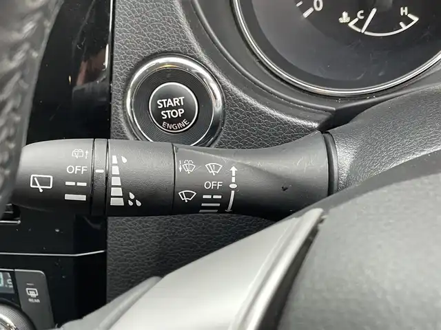 日産 エクストレイル 20X ブラック エクストリーマーX 兵庫県 2016(平28)年 9.3万km ブリリアントホワイトパール (株)IDOMが運営する【じしゃロン姫路店】の自社ローン専用車両になります。こちらは現金またはオートローンご利用時の価格です。自社ローンご希望の方は別途その旨お申付け下さい/・４WD/・衝突軽減ブレーキ/・純正フルセグナビTV（MM316D-W）/・FM/AM/TV/CD/DVD/Bluetooth/AUX/・オートライト/・バックカメラ/・D＋N席シートヒーター/・前後コーナーセンサー/・純正フロアマット/・前方ドライブレコーダー/・横滑り抑制装置/・ダウンヒルアシストシステム/・純正フロアマット/・アイドリングストップ/・D+N席ライト付きバニティミラー/・プッシュスタート/・純正AW17インチ/・社外ETC