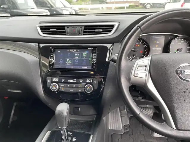 日産 エクストレイル 20X ブラック エクストリーマーX 兵庫県 2016(平28)年 9.3万km ブリリアントホワイトパール (株)IDOMが運営する【じしゃロン姫路店】の自社ローン専用車両になります。こちらは現金またはオートローンご利用時の価格です。自社ローンご希望の方は別途その旨お申付け下さい/・４WD/・衝突軽減ブレーキ/・純正フルセグナビTV（MM316D-W）/・FM/AM/TV/CD/DVD/Bluetooth/AUX/・オートライト/・バックカメラ/・D＋N席シートヒーター/・前後コーナーセンサー/・純正フロアマット/・前方ドライブレコーダー/・横滑り抑制装置/・ダウンヒルアシストシステム/・純正フロアマット/・アイドリングストップ/・D+N席ライト付きバニティミラー/・プッシュスタート/・純正AW17インチ/・社外ETC
