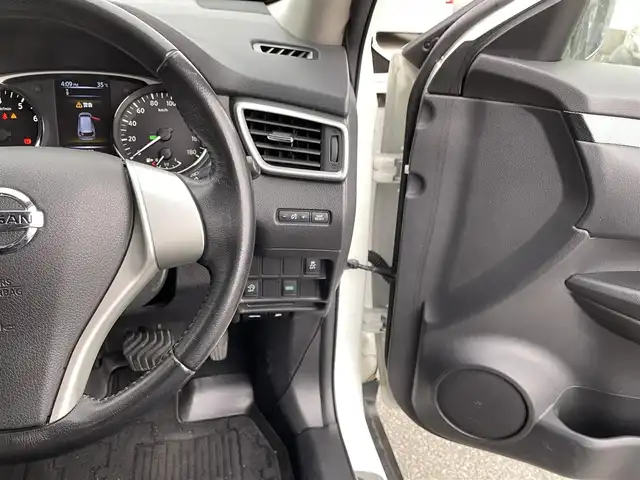 日産 エクストレイル 20X ブラック エクストリーマーX 兵庫県 2016(平28)年 9.3万km ブリリアントホワイトパール (株)IDOMが運営する【じしゃロン姫路店】の自社ローン専用車両になります。こちらは現金またはオートローンご利用時の価格です。自社ローンご希望の方は別途その旨お申付け下さい/・４WD/・衝突軽減ブレーキ/・純正フルセグナビTV（MM316D-W）/・FM/AM/TV/CD/DVD/Bluetooth/AUX/・オートライト/・バックカメラ/・D＋N席シートヒーター/・前後コーナーセンサー/・純正フロアマット/・前方ドライブレコーダー/・横滑り抑制装置/・ダウンヒルアシストシステム/・純正フロアマット/・アイドリングストップ/・D+N席ライト付きバニティミラー/・プッシュスタート/・純正AW17インチ/・社外ETC