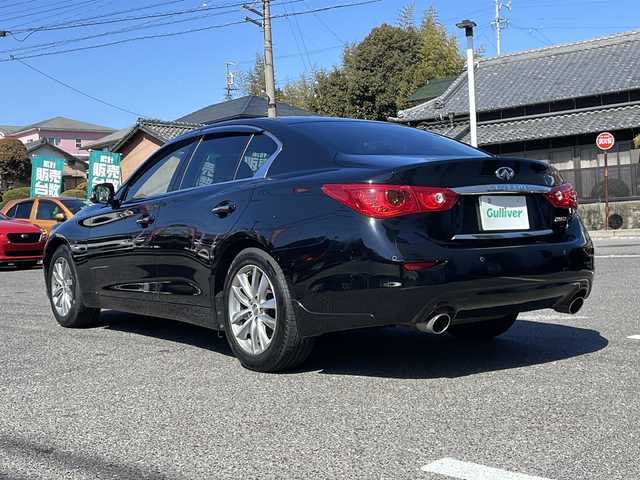 日産 スカイライン 200GT－t タイプP 愛知県 2016(平28)年 3.7万km スーパーブラック メーカーSDナビ/フルセグTV/Bluetooth/CD/DVD/FM/AM/バックカメラ・アラウンドビューモニター/ドライブレコーダー/ビルトインETC/PFCW（前方衝突予測警報）/エマージェンシーブレーキ/BSW（後側方車両検知警報）/オートクルーズ/黒本革シート/D/N席パワーシート・シートヒーター/LEDヘッドライト/純正フロアマット/ドアバイザー/純正17インチアルミホイール/スマートキー×2/取扱説明書/保証書