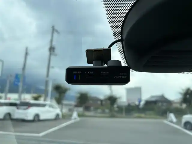 日産 ノート X DIG－S 愛媛県 2018(平30)年 0.4万km スーパーブラック 純正7型ナビ(AM/FM/CD/BT/フルセグTV)/バックカメラ/ドライブレコーダー/アイドリングストップ/エマージェンシーブレーキ/LEDヘッドライト/車線逸脱防止装置/ステアリングリモコン/電格ミラー/ETC/オートライト/シガーソケット/純正ホイールキャップ/現状サマー(鉄)(185/70/R14)/BRIDGESTONE EcoPia NH200
