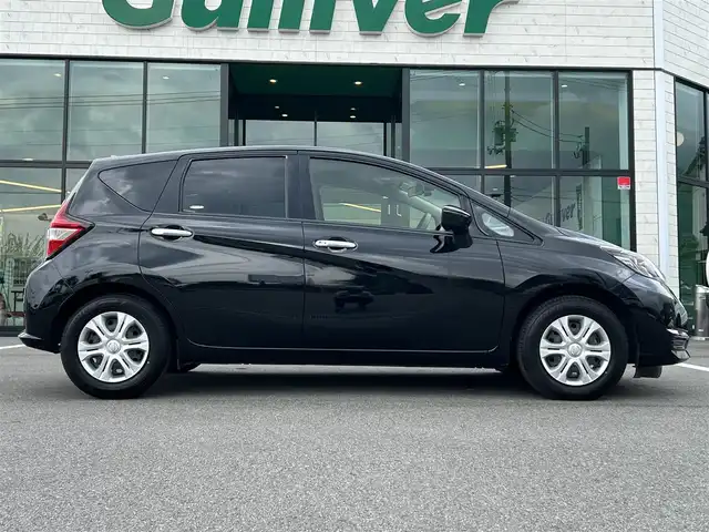 日産 ノート X DIG－S 愛媛県 2018(平30)年 0.4万km スーパーブラック 純正7型ナビ(AM/FM/CD/BT/フルセグTV)/バックカメラ/ドライブレコーダー/アイドリングストップ/エマージェンシーブレーキ/LEDヘッドライト/車線逸脱防止装置/ステアリングリモコン/電格ミラー/ETC/オートライト/シガーソケット/純正ホイールキャップ/現状サマー(鉄)(185/70/R14)/BRIDGESTONE EcoPia NH200