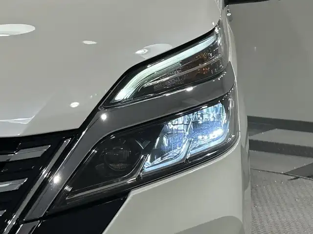 日産 セレナ ハイウェイスター V 愛知県 2021(令3)年 3.6万km ブリリアントホワイトパール ９インチナビ　/（Bluetooth/フルセグTV/iPod/HDMI)/フリップダウンモニター　/両側電動スライドドア　/アラウンドビューモニター　/衝突軽減ブレーキ　/LEDヘッドライト　/ドライブレコーダー　/デジタルインナーミラー　/ブラインドスポットモニター/オートブレーキホールド