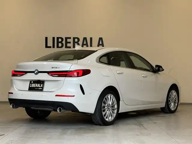 ＢＭＷ ＢＭＷ ２１８ｄ グランクーペ プレイ EDジョイ+ 熊本県 2021(令3)年 0.1万km未満 ミネラルホワイト 純正HDDナビ（AppleCarPlay、Bluetooth、USB）/バックカメラ/パワーシート/コーナーセンサー/純正17インチアルミホイール/LEDヘッドライト/ワイヤレス充電/前後ドライブレコーダー