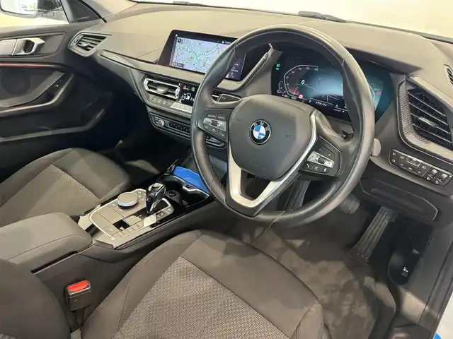 ＢＭＷ ＢＭＷ ２１８ｄ グランクーペ プレイ EDジョイ+ 熊本県 2021(令3)年 0.1万km未満 ミネラルホワイト 純正HDDナビ（AppleCarPlay、Bluetooth、USB）/バックカメラ/パワーシート/コーナーセンサー/純正17インチアルミホイール/LEDヘッドライト/ワイヤレス充電/前後ドライブレコーダー