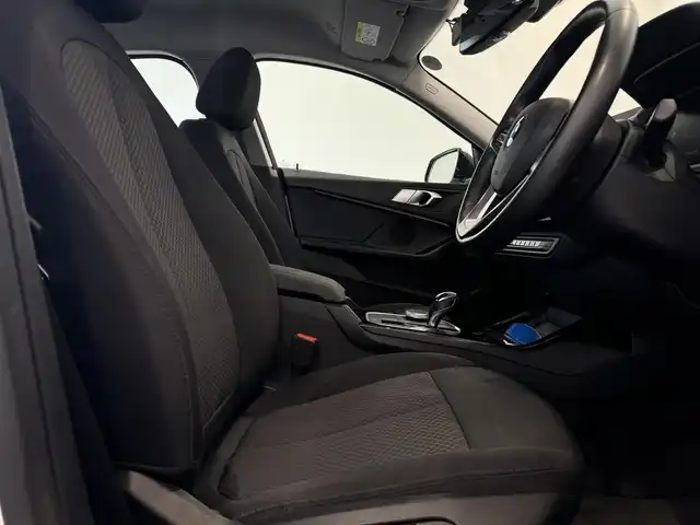 ＢＭＷ ＢＭＷ ２１８ｄ グランクーペ プレイ EDジョイ+ 熊本県 2021(令3)年 0.1万km未満 ミネラルホワイト 純正HDDナビ（AppleCarPlay、Bluetooth、USB）/バックカメラ/パワーシート/コーナーセンサー/純正17インチアルミホイール/LEDヘッドライト/ワイヤレス充電/前後ドライブレコーダー