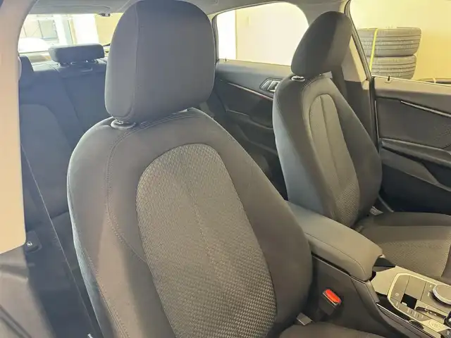 ＢＭＷ ＢＭＷ ２１８ｄ グランクーペ プレイ EDジョイ+ 熊本県 2021(令3)年 0.1万km未満 ミネラルホワイト 純正HDDナビ（AppleCarPlay、Bluetooth、USB）/バックカメラ/パワーシート/コーナーセンサー/純正17インチアルミホイール/LEDヘッドライト/ワイヤレス充電/前後ドライブレコーダー